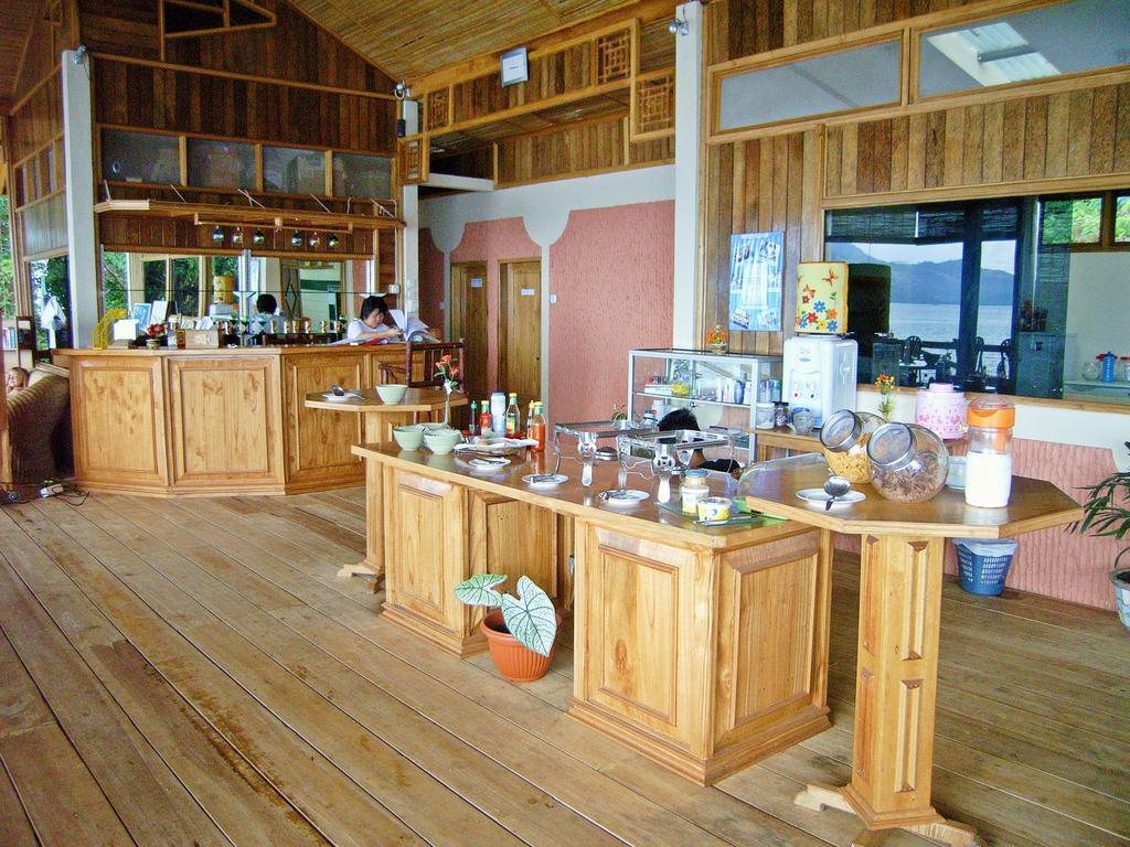 Bunaken Divers Sea Breeze Resort Eksteriør bilde